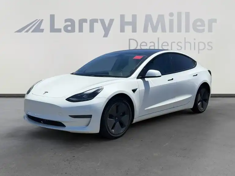 2023 Tesla Model 3 Base's photo