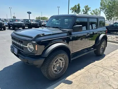 2025 Ford Bronco Base 4x4 photo 4