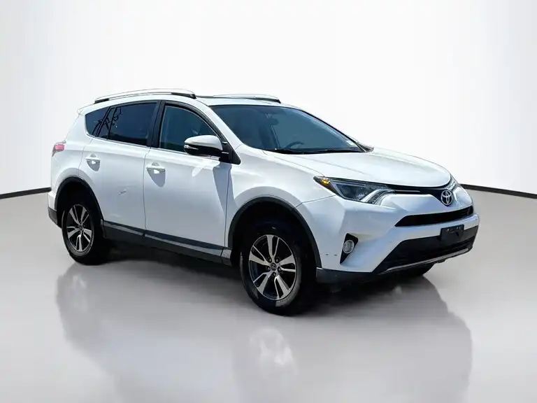 2016 Toyota RAV4 XLE AWD's photo