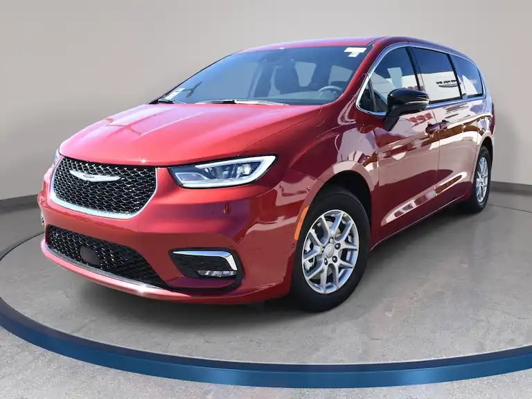 2026 Chrysler Pacifica Select's photo