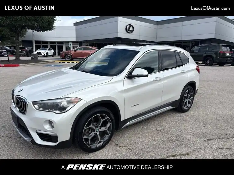 2017 BMW X1 sDrive28i's photo