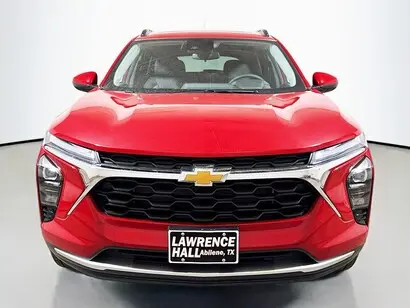 2026 Chevrolet Trax LT photo 2