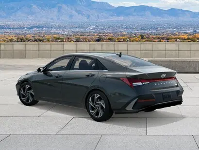 2026 Hyundai Elantra 2.0 Limited IVT photo 5