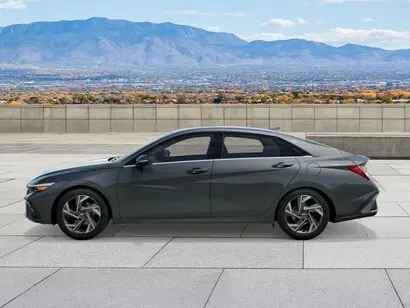2026 Hyundai Elantra 2.0 Limited IVT photo 3