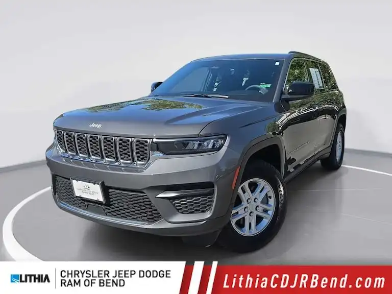2025 Jeep Grand Cherokee Laredo 4x4's photo