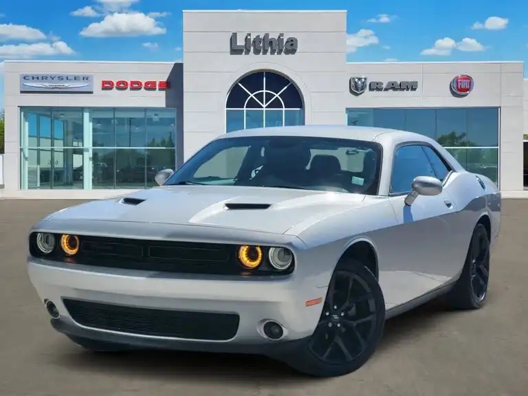 2022 Dodge Challenger SXT Auto's photo