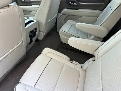 2023 GMC Yukon Denali photo 4