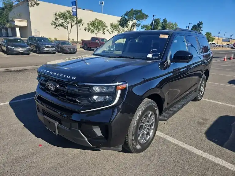 2025 Ford Expedition Active's photo