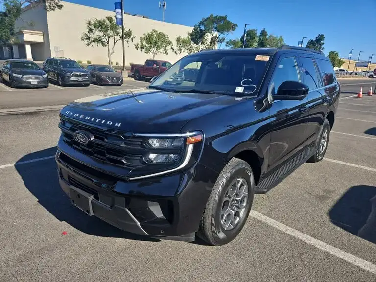 2025 Ford Expedition Active's photo