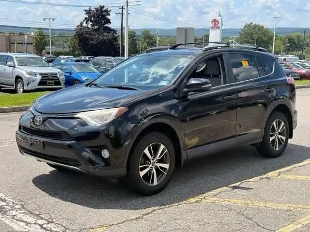 2017 Toyota RAV4 XLE AWD's photo