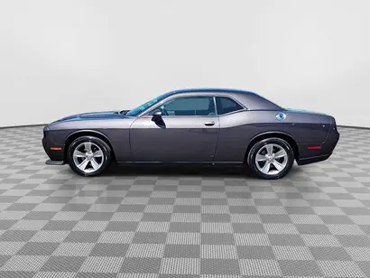 2016 Dodge Challenger SXT photo 5