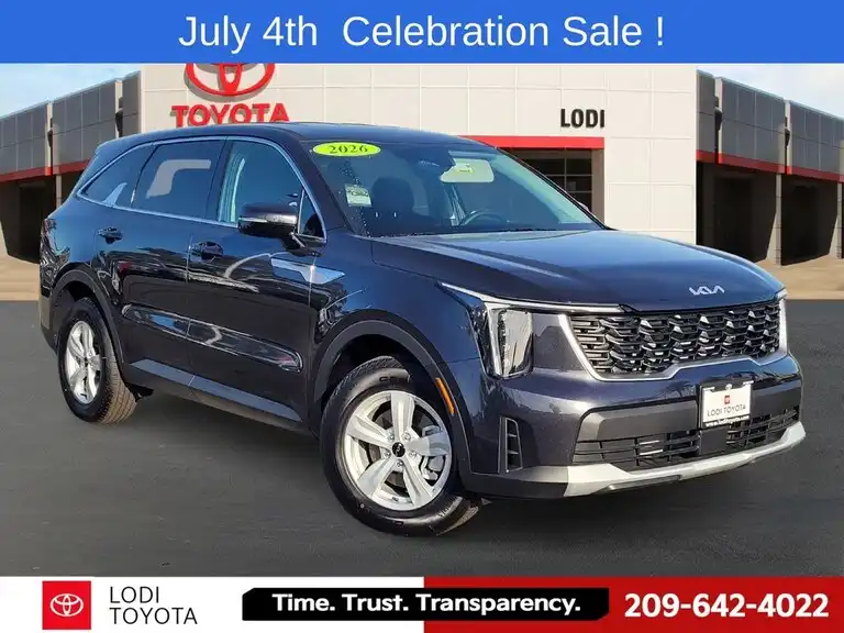 2026 Kia Sorento LX AT's photo
