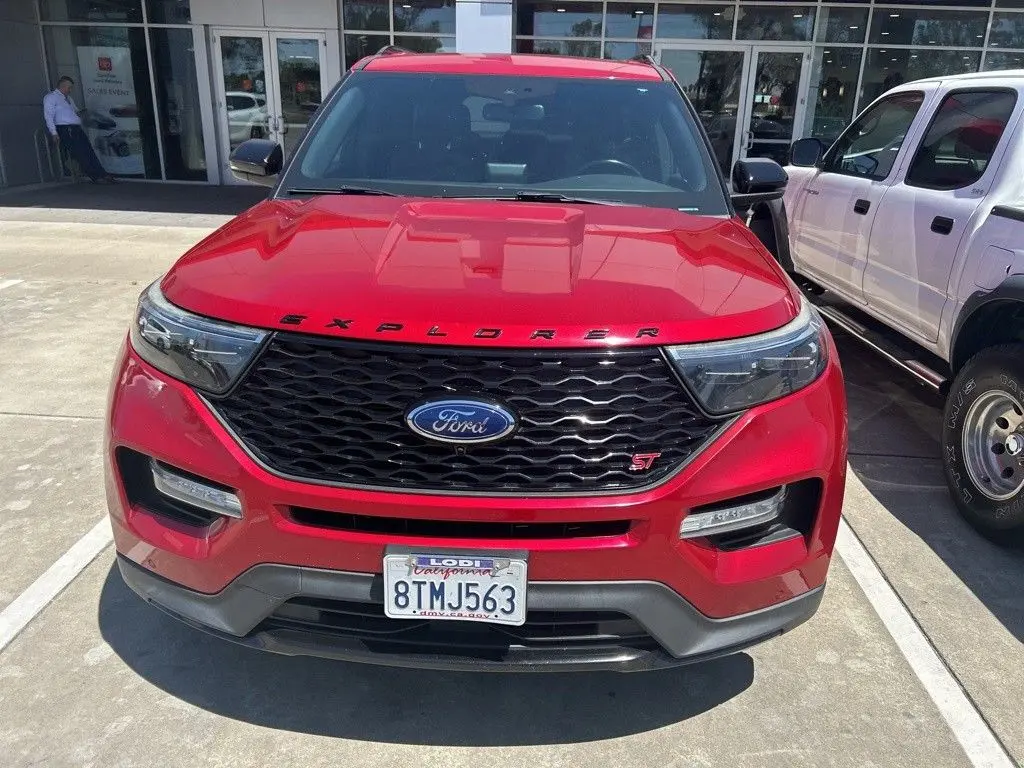 Vehicle Image 2