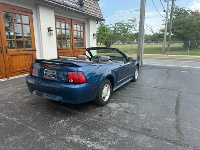 2000 Ford Mustang Base photo 4