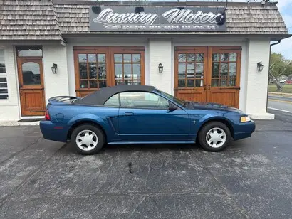 2000 Ford Mustang Base photo 3