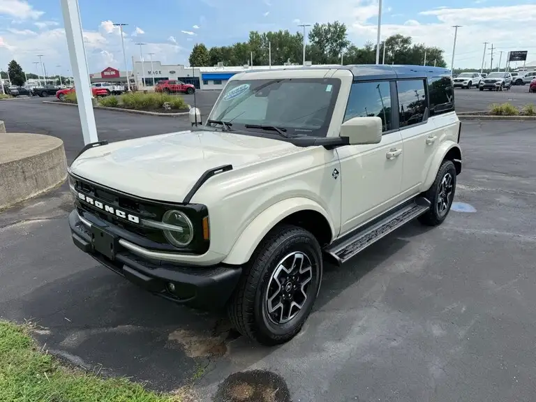 2025 Ford Bronco Outer Banks 4x4's photo