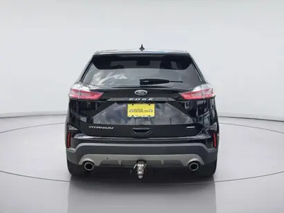 2023 Ford Edge Titanium AWD photo 5