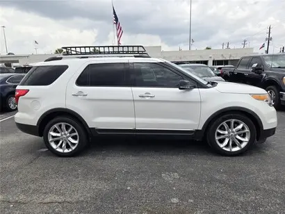 2013 Ford Explorer XLT photo 4