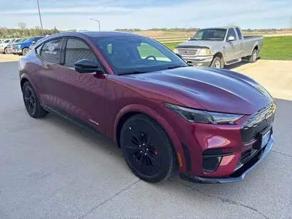 2025 Ford Mustang-Mach-e GT photo 3