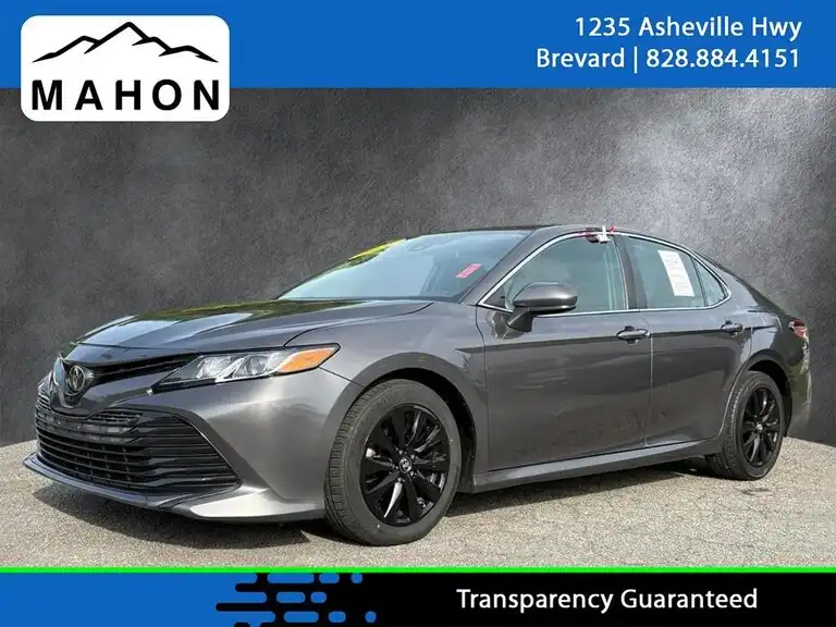 2020 Toyota Camry 2.5 Auto LE's photo
