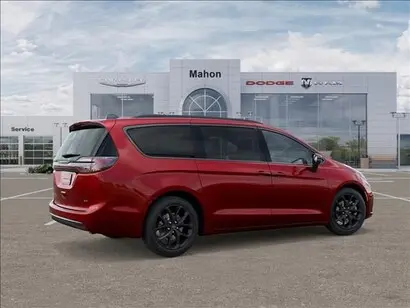 2026 Chrysler Pacifica Select AWD photo 4