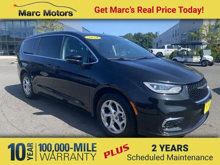 2024 Chrysler Pacifica Limited's photo