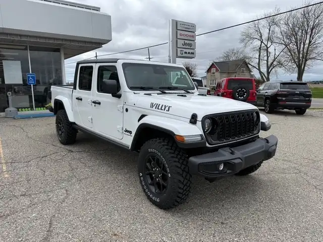 2026 Jeep Gladiator Willys Auto's photo