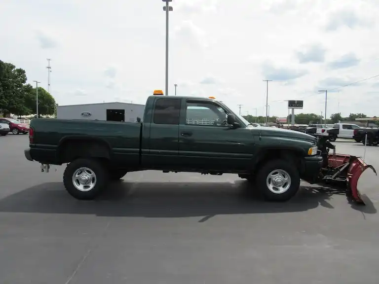 2001 Dodge Ram 1500 2500 ST 4X4 QUAD CAB SWB's photo