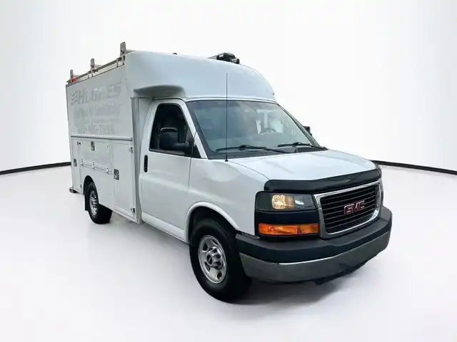 2016 GMC Savana 3500 139" WB's photo