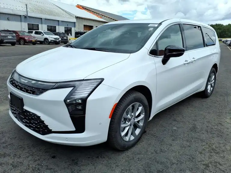 2027 Chrysler Pacifica Select AWD's photo