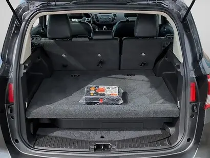 2017 Ford C-Max PHEV SE photo 5