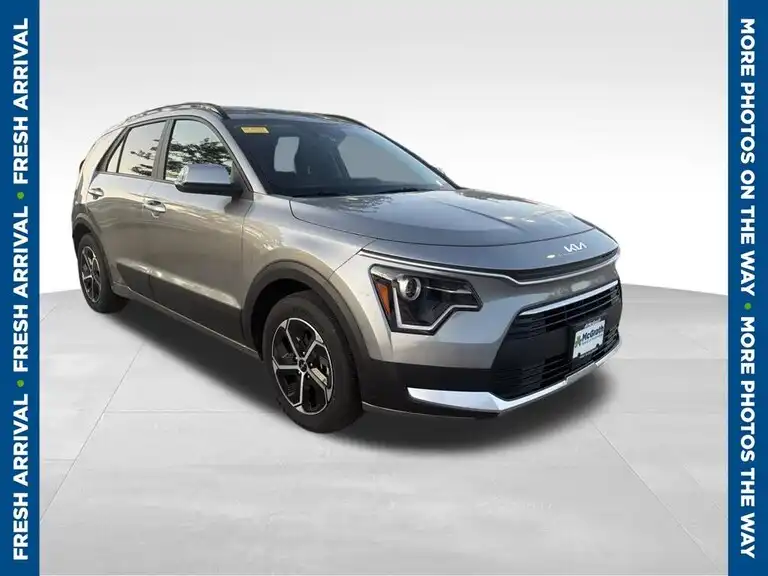 2024 Kia Niro EX HEV's photo