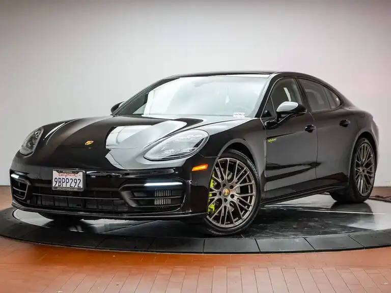 2022 Porsche Panamera 4 E-Hybrid Platinum Edition's photo