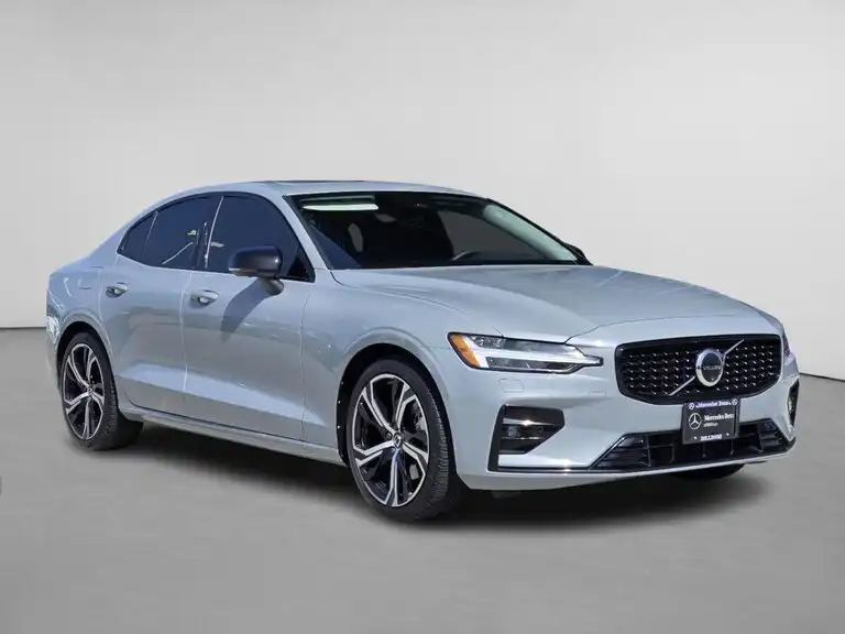2024 Volvo S60 B5 Plus Dark Theme AWD's photo