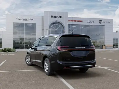 2027 Chrysler Pacifica Select photo 3
