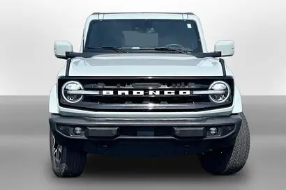 2022 Ford Bronco Outer Banks Advanced 4x4 photo 3