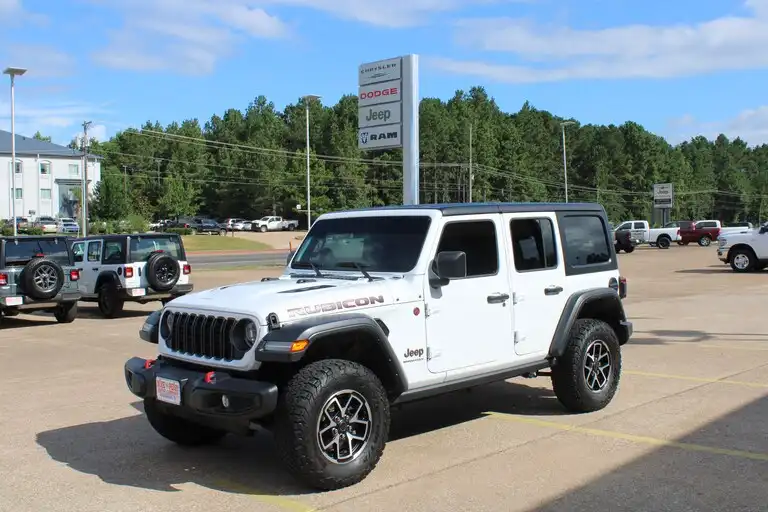 2025 Jeep Wrangler Rubicon's photo