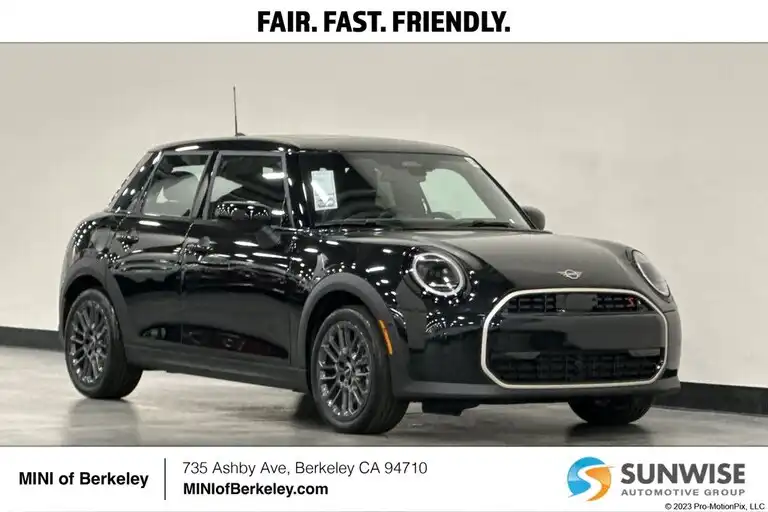 2026 MINI Hardtop Cooper S Signature's photo