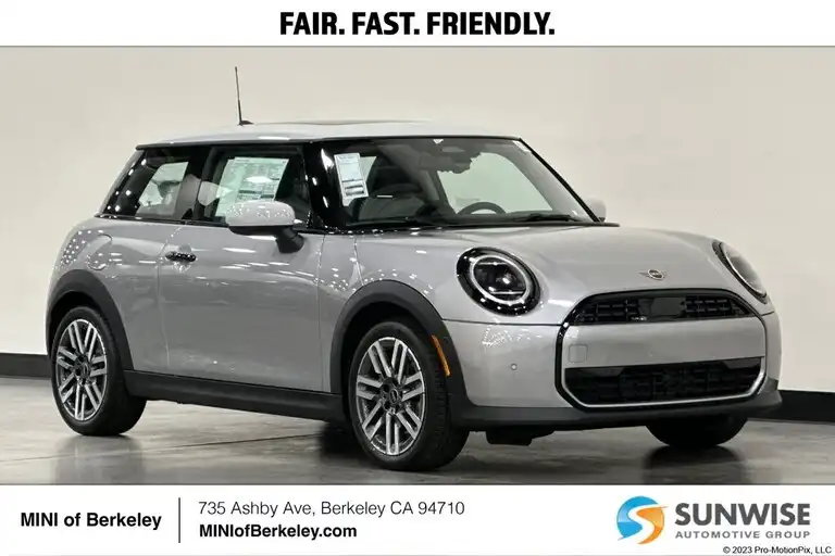 2026 MINI Hardtop's photo