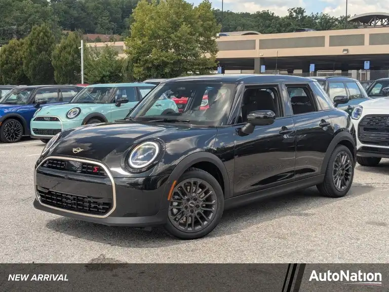 2026 MINI Hardtop Cooper S's photo