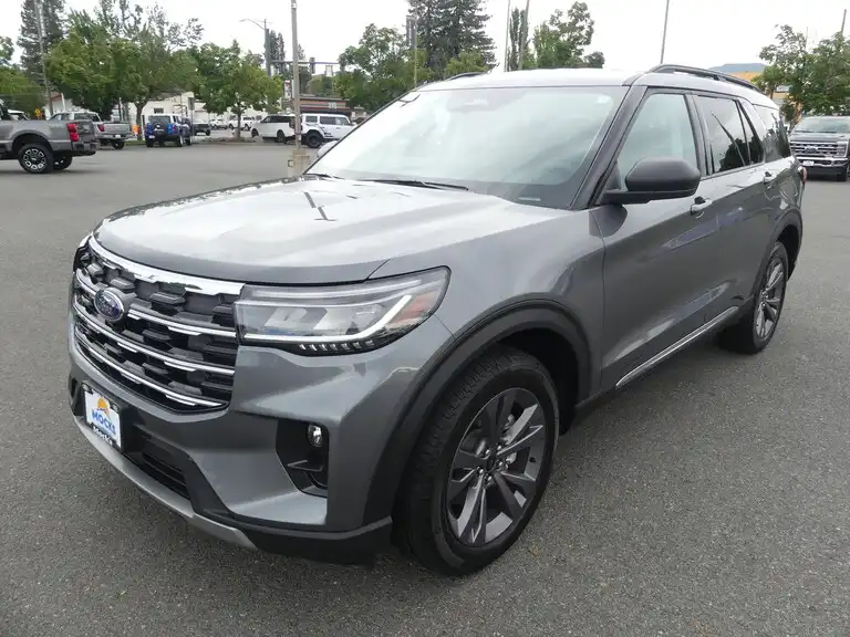 2025 Ford Explorer Active 4WD (PL535)'s photo