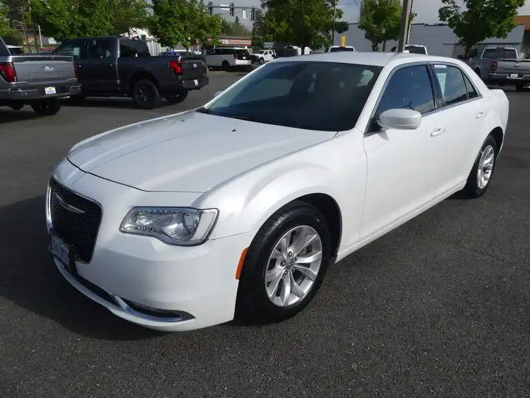 2015 Chrysler 300 Limited V6's photo