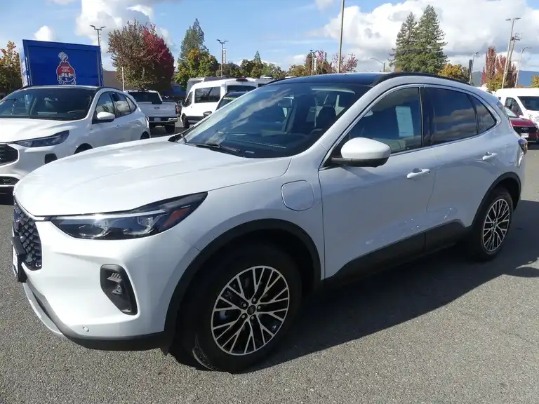2025 Ford Escape PHEV FWD's photo