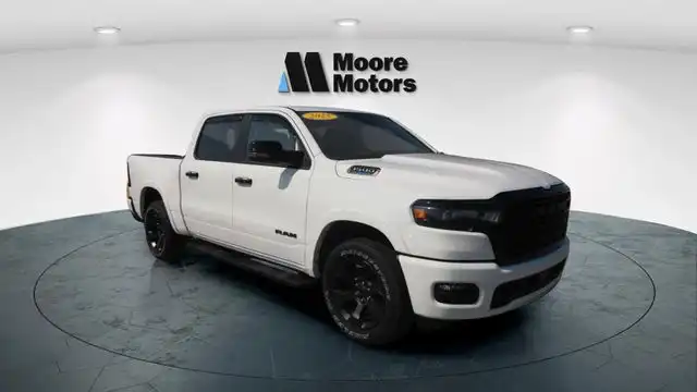 2025 RAM 1500 Big Horn/Lone Star 4x4 Crew Cab 5'7's photo