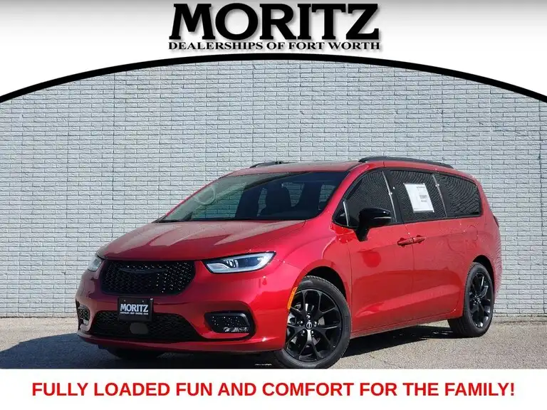 2026 Chrysler Pacifica Limited's photo