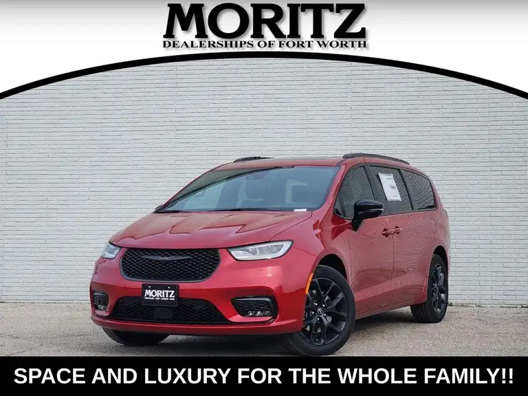2026 Chrysler Pacifica Limited AWD's photo