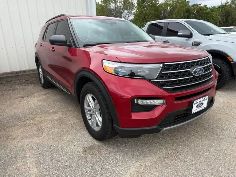 2021 Ford Explorer XLT 4WD's photo