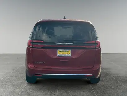 2026 Chrysler Pacifica Select photo 4