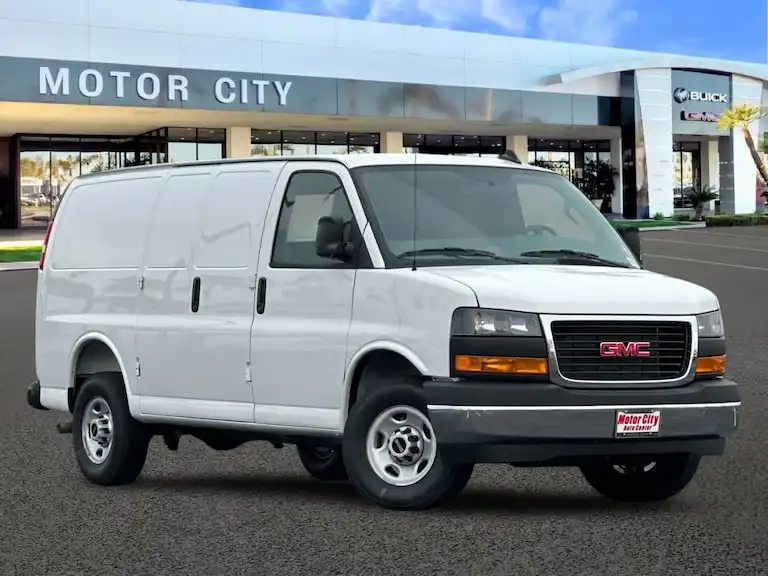 2025 GMC Savana 3500's photo