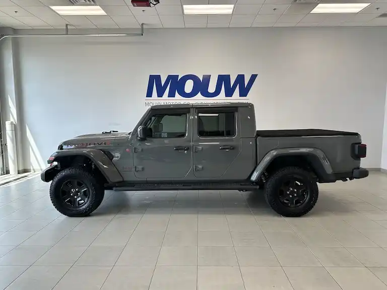 2021 Jeep Gladiator Mojave's photo